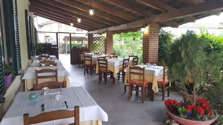 Locanda Della Luna Rossa Calosso Dış mekan fotoğraf